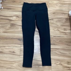 black leggings with pockets